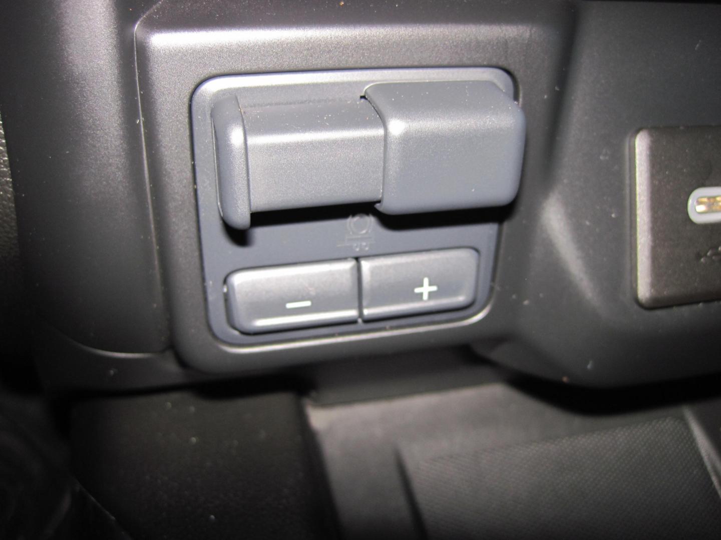 2021 silver /black GMC Sierra 2500HD Denali (1GT49REY0MF) , located at 9530 Old Seward Highway, Anchorage, AK, 99515, (907) 349-3343, 61.134140, -149.865570 - Low Miles on the GMC Sierra 2500 Denali Diesel. Come take a test drive. - Photo#19